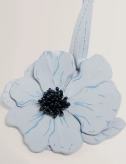Schlüsselanhänger mit Blumenanhänger