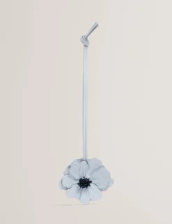 Schlüsselanhänger mit Blumenanhänger