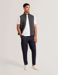 Schmal geschnittene, elegante Cargohose