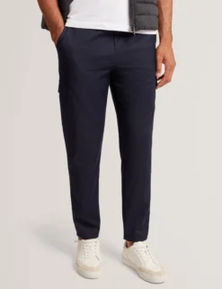 Schmal geschnittene, elegante Cargohose