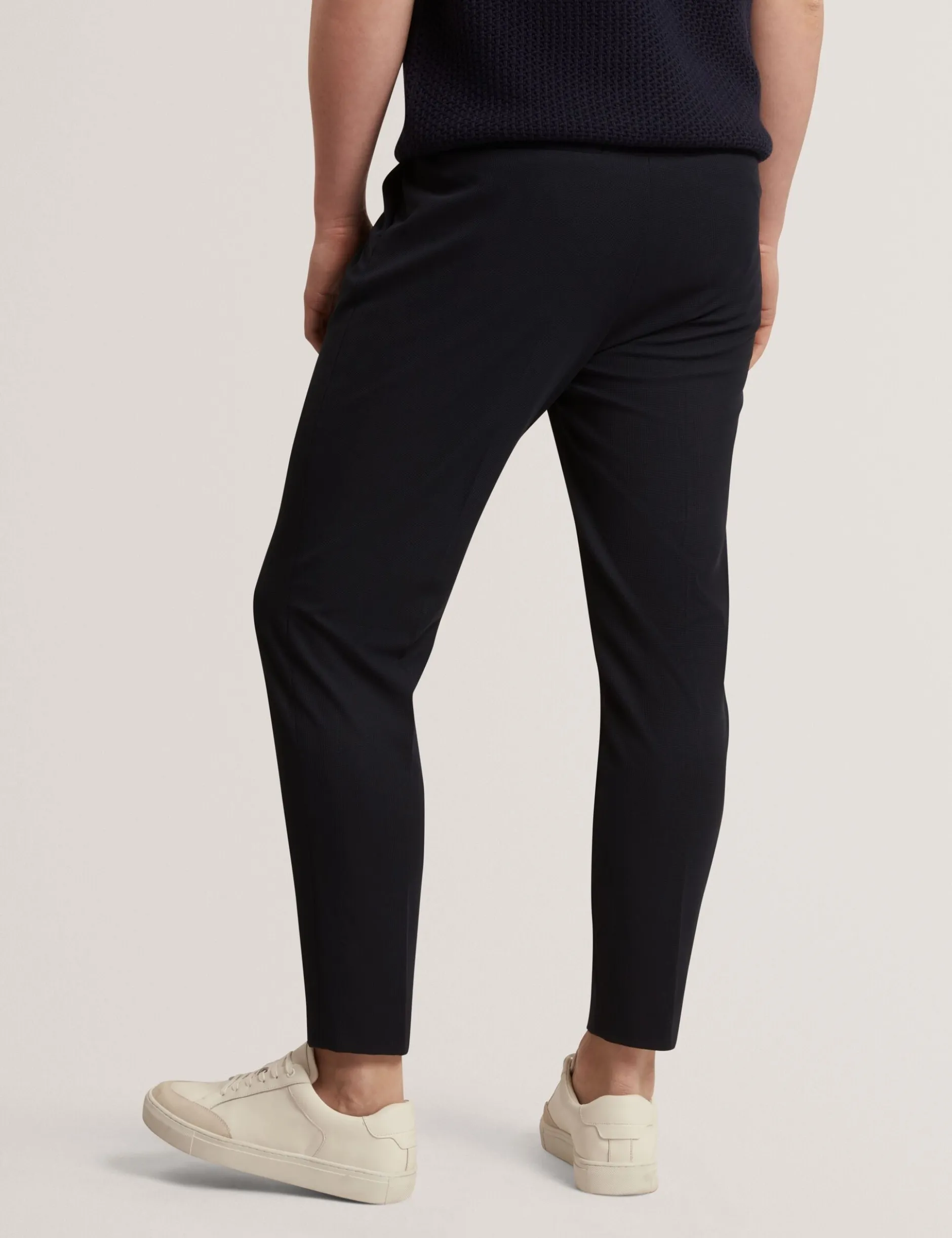 Schmal zulaufende Waffelstrickhose