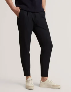 Schmal zulaufende Waffelstrickhose