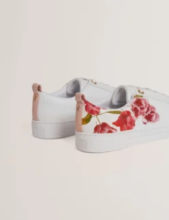 Schnürschuhe aus Leder mit floralem Muster