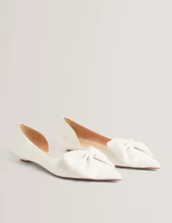 Schuhe mit Schleifendetail und Kitten-Heel aus Ripsband
