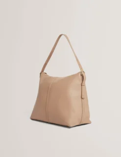 Schultertasche aus Leder mit Bar-Detail