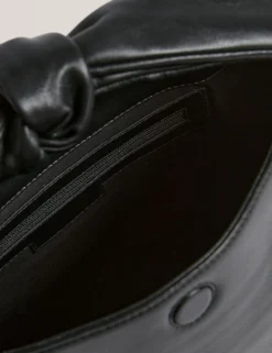 Schultertasche aus weichem Leder mit Schleife und Knoten