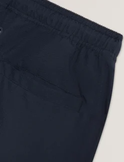 Seersucker-Badeshorts in mittlerer Länge