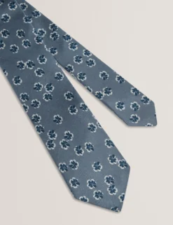 Seidenkrawatte mit verstreutem Blumenmuster