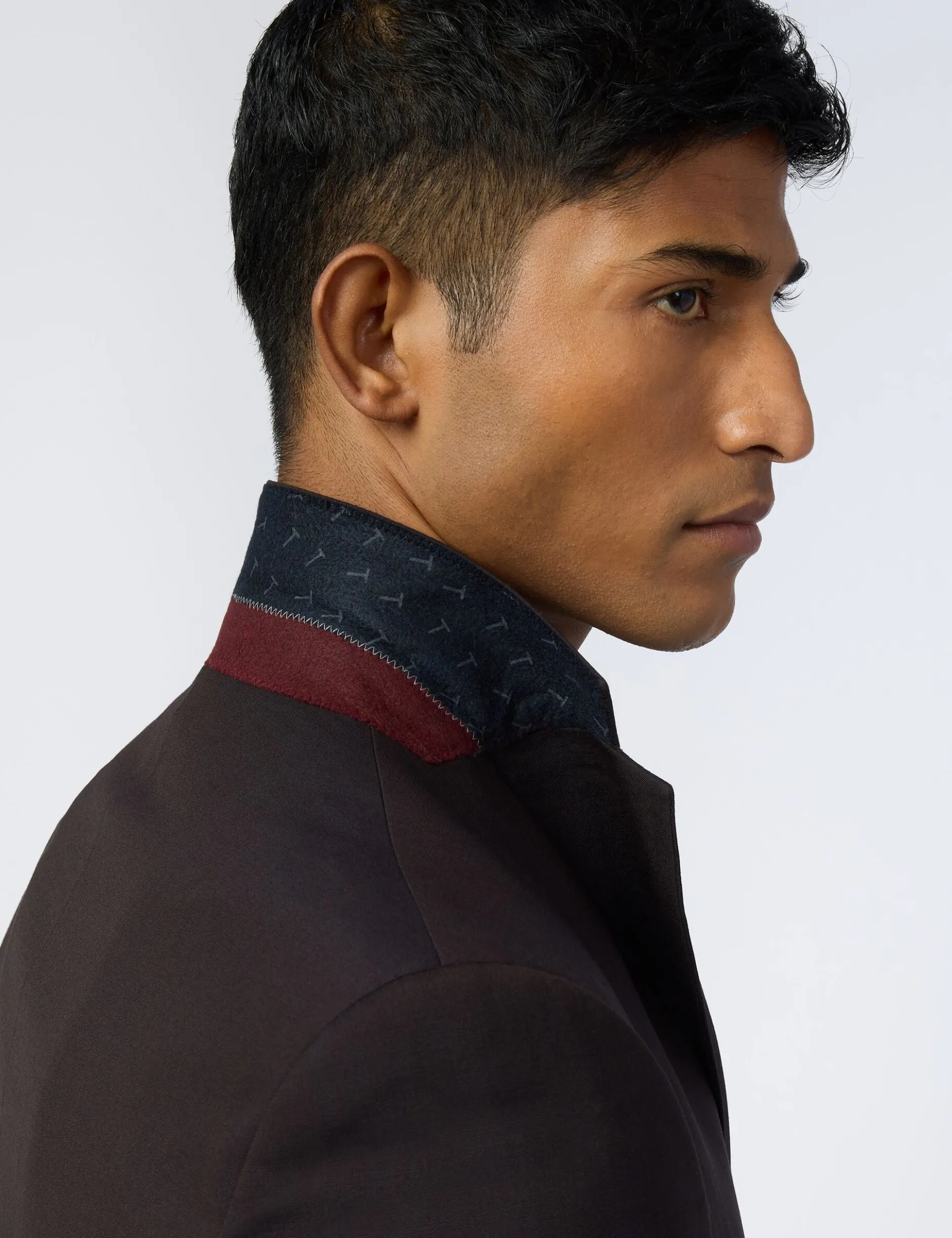 Slim-Fit-Anzugjacke aus pflaumenfarbenem Wollmischgewebe