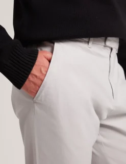 Slim Fit Chinos aus Stretch-Baumwolle