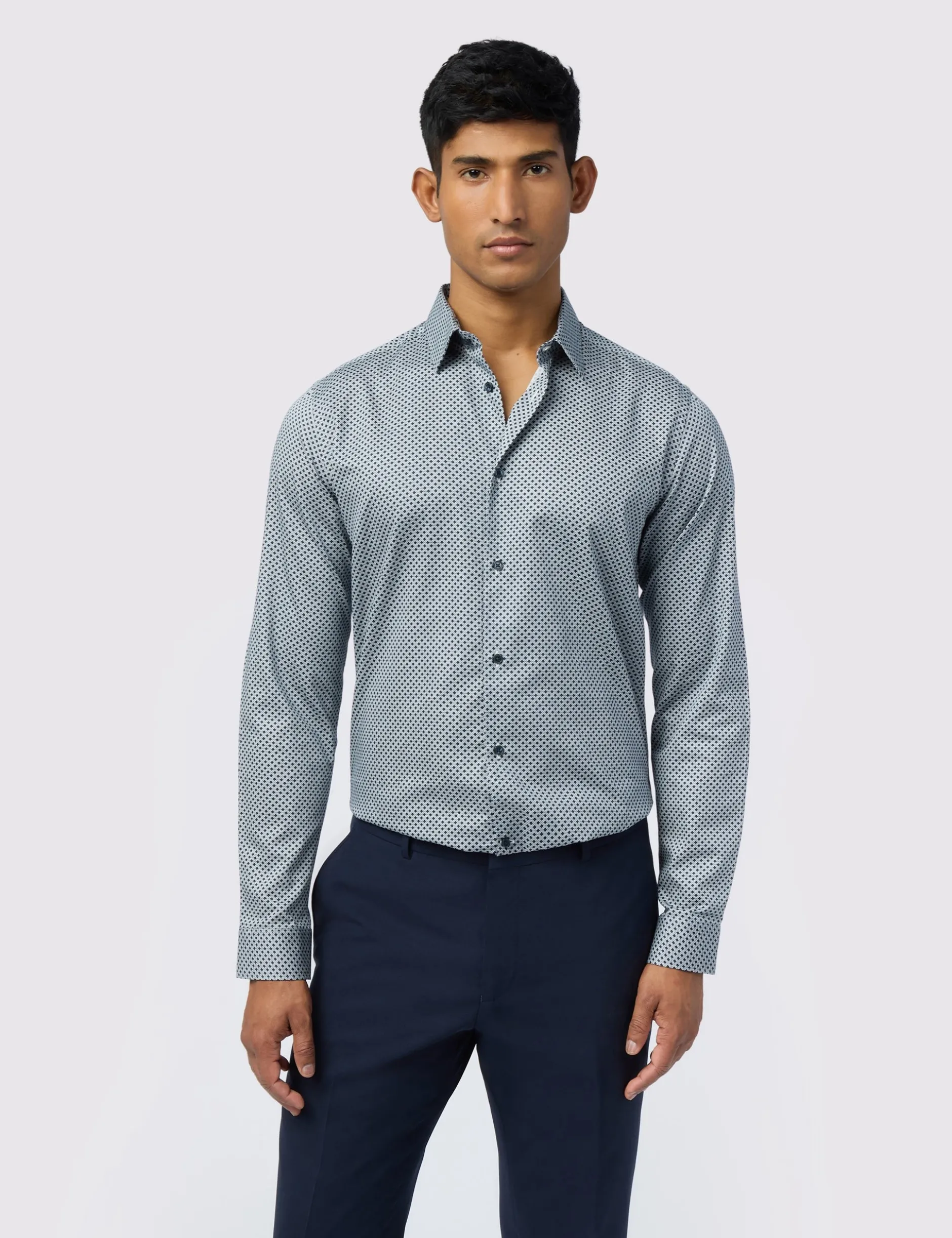 Slim-Fit-Hemd aus Satin mit Geo-Fliesenmuster