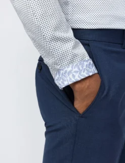 Slim-Fit-Hemd aus Satin mit Mikro-Diamant-Print