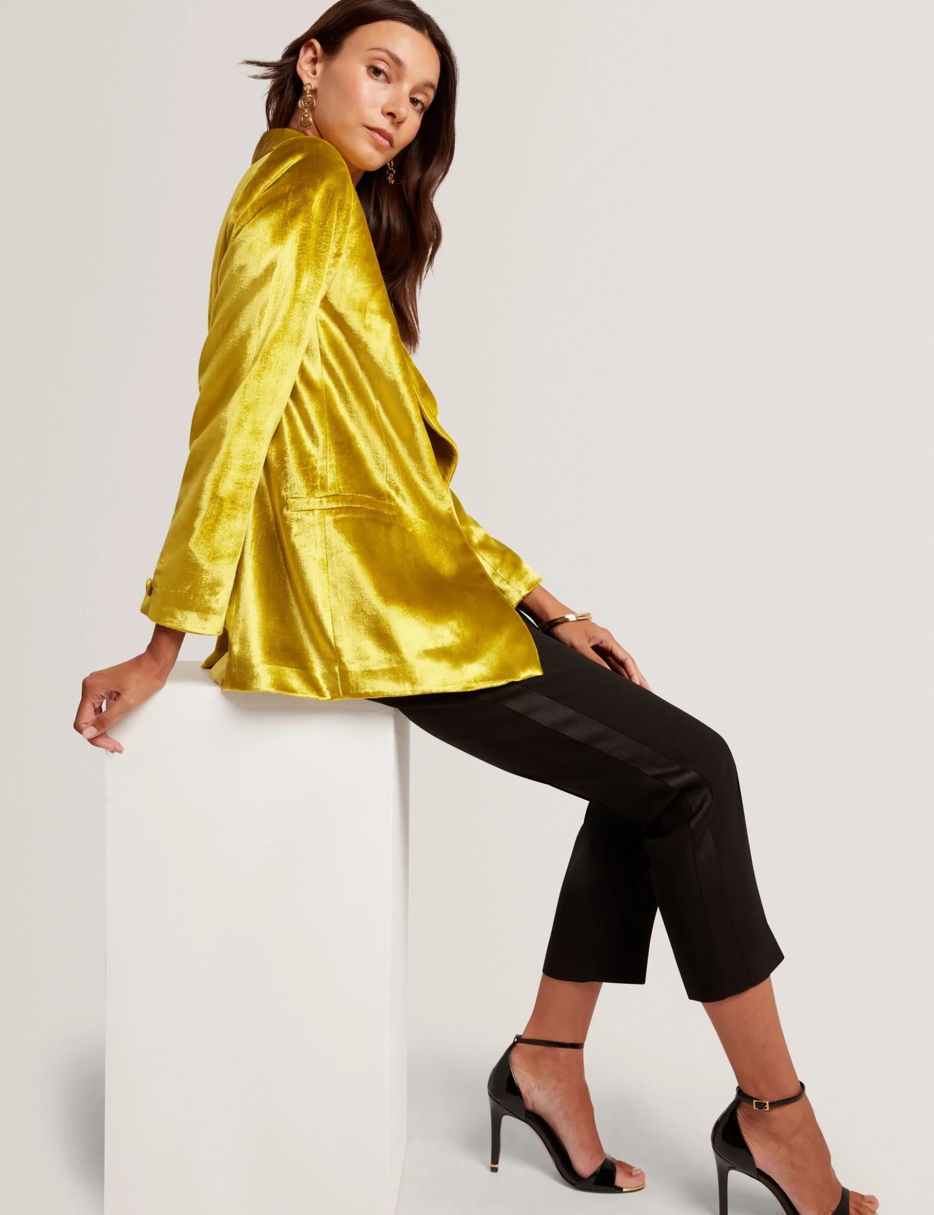 Smokinghose mit Satin-Details, schmal geschnitten