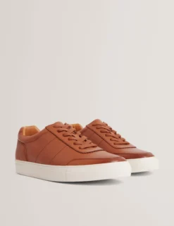 Sneaker mit genarbter Leder-Cupsohle