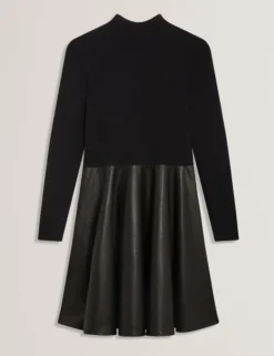 Strickkleid aus Kunstleder mit Illusionseffekt