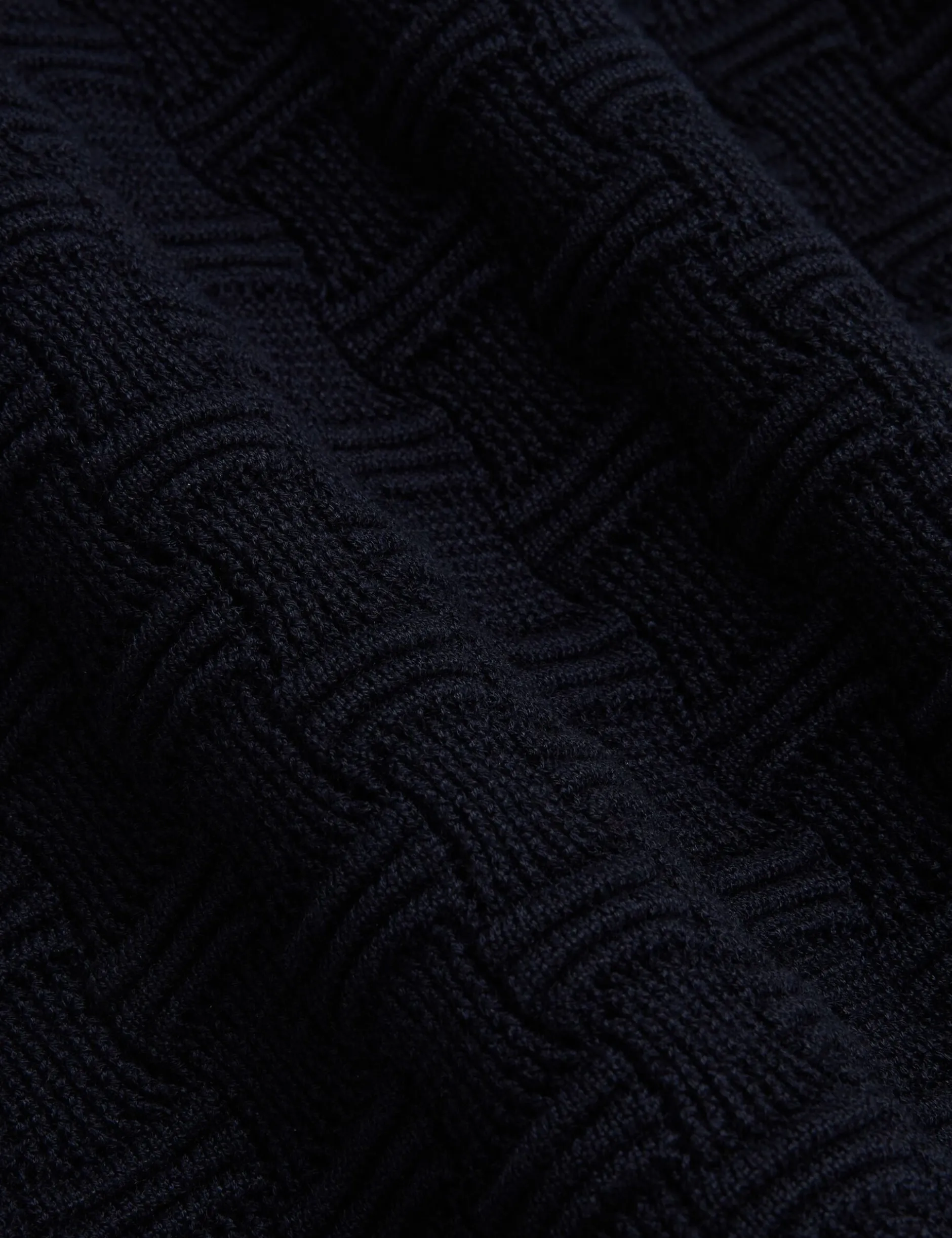 Strickweste aus strukturiertem Seidenmischgewebe