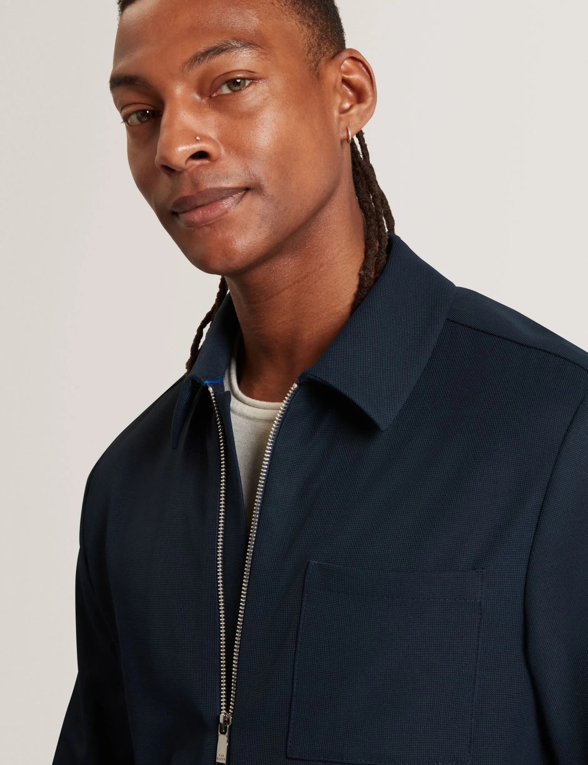 Strukturierte Overshirt-Jacke mit Reißverschluss