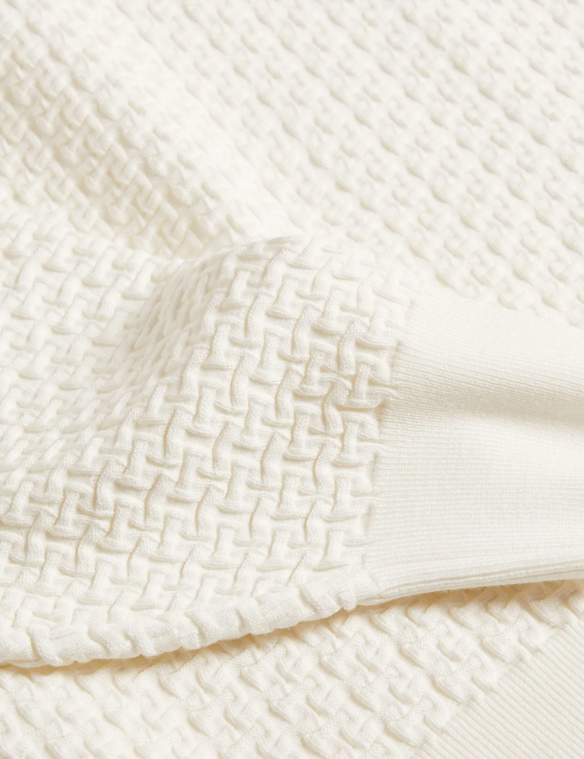 Strukturierter T-Jacquard-Strickpullover