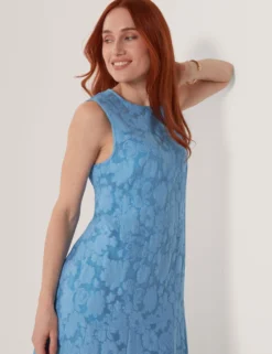 Strukturiertes, ärmelloses Midikleid mit tiefer Taille