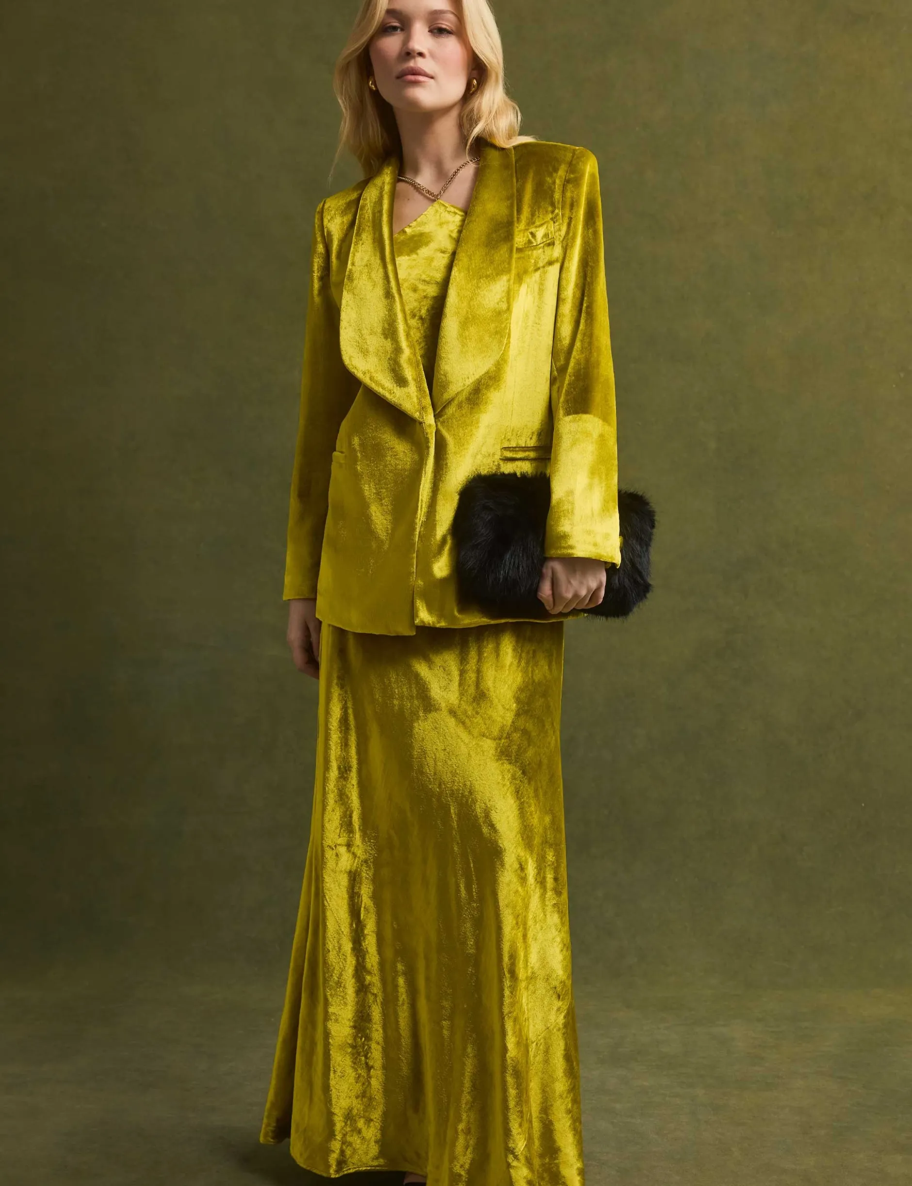 Taillierter Oversize-Blazer aus Samt