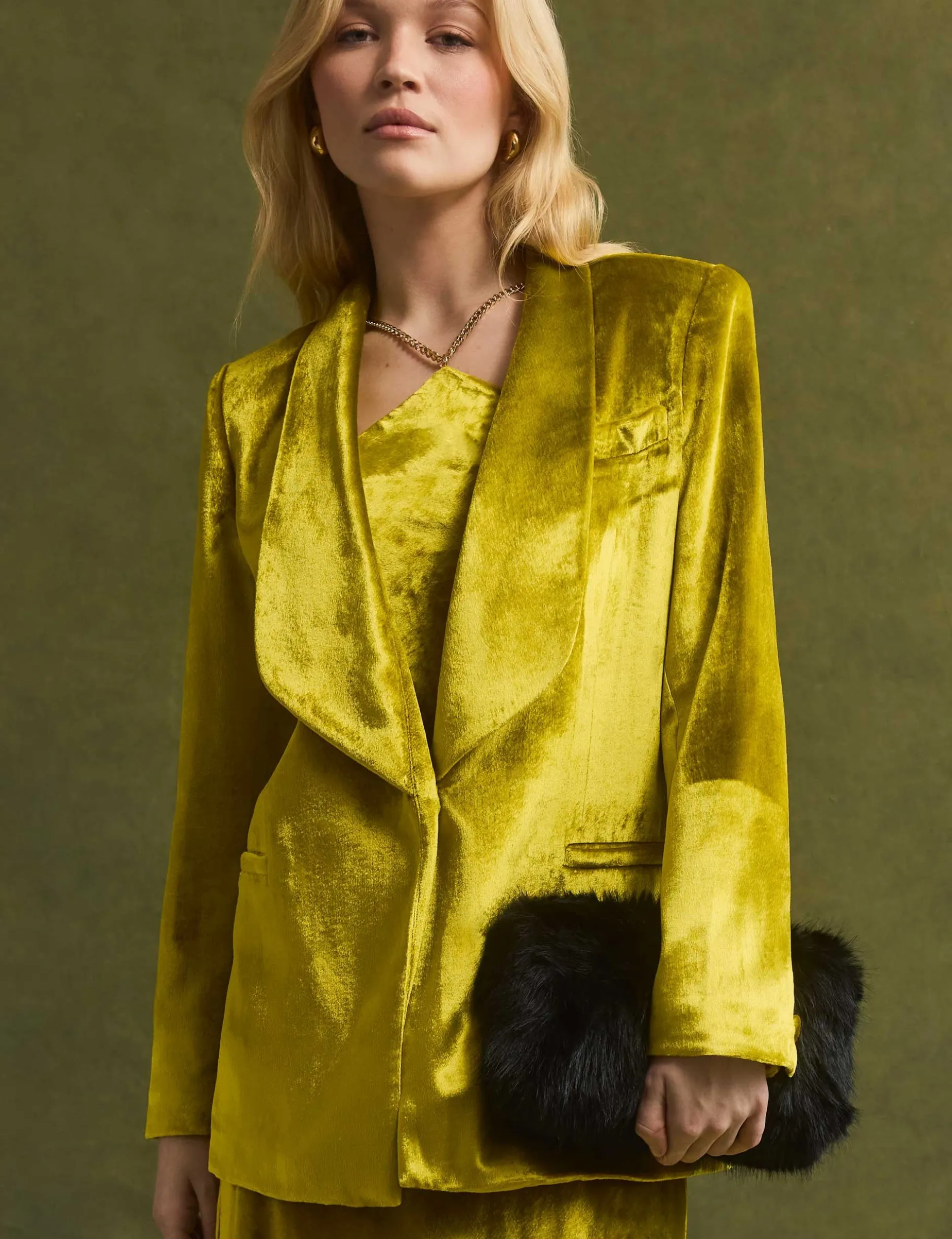 Taillierter Oversize-Blazer aus Samt