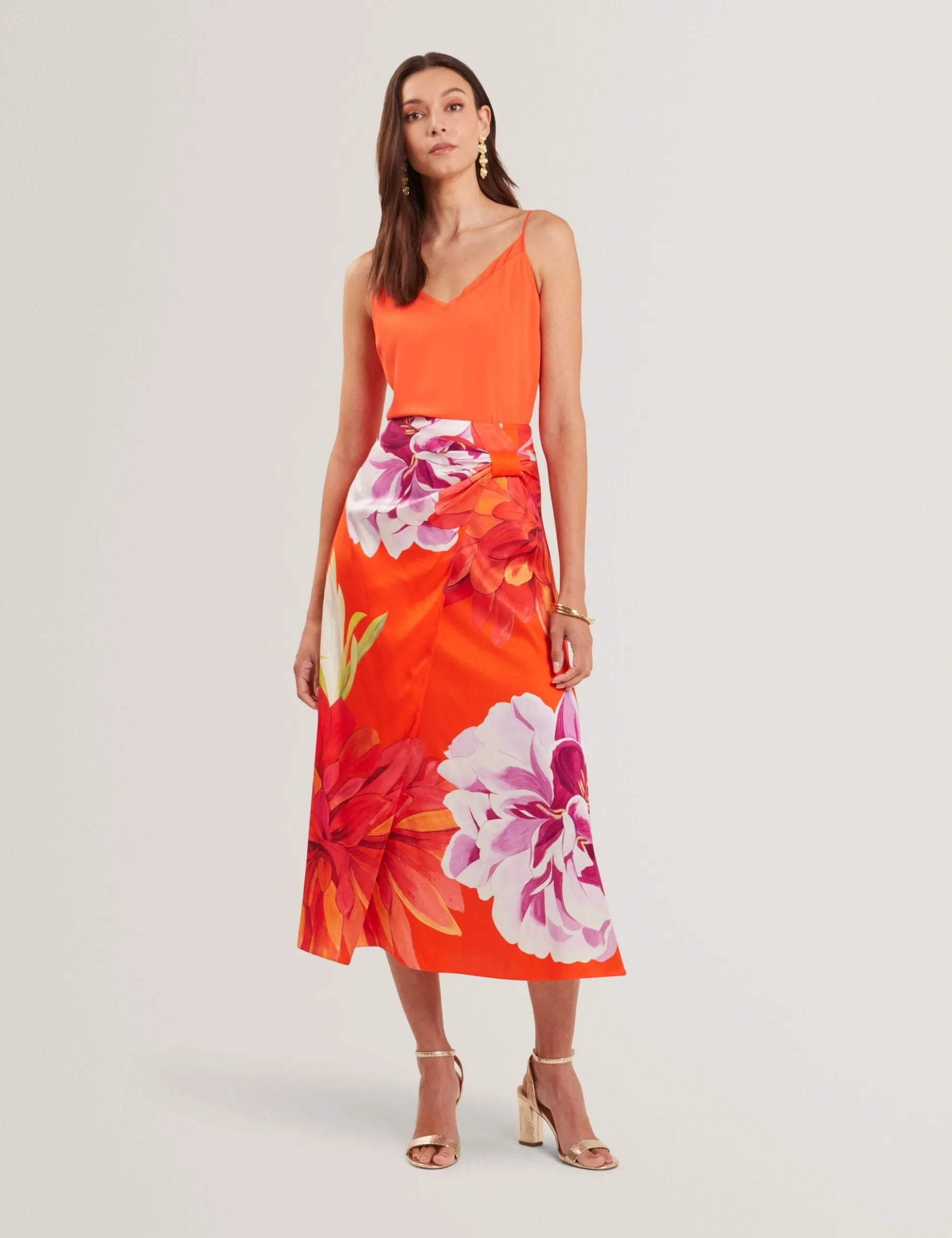 Trägertop mit Chiffondetails und V-Ausschnitt