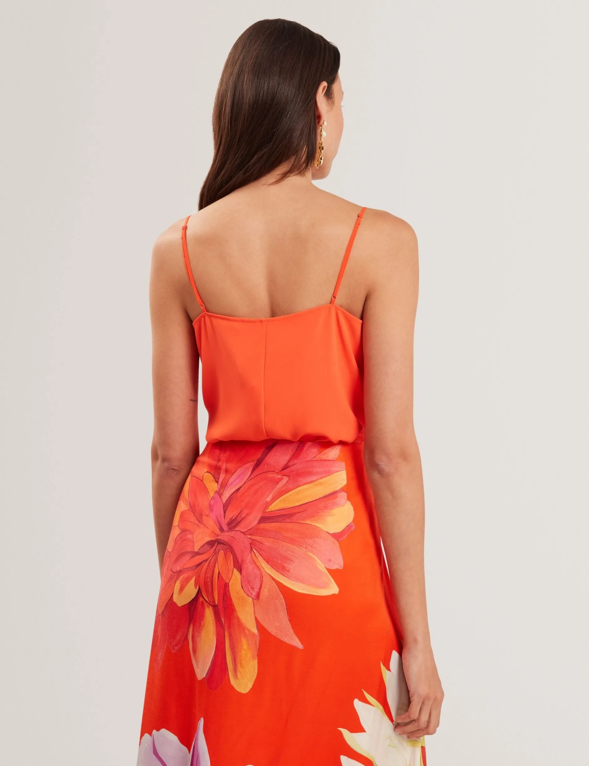 Trägertop mit Chiffondetails und V-Ausschnitt