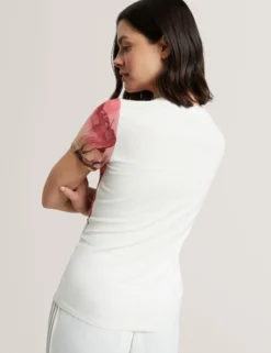 T-Shirt mit Blumenmuster, weicher Haptik, tailliert