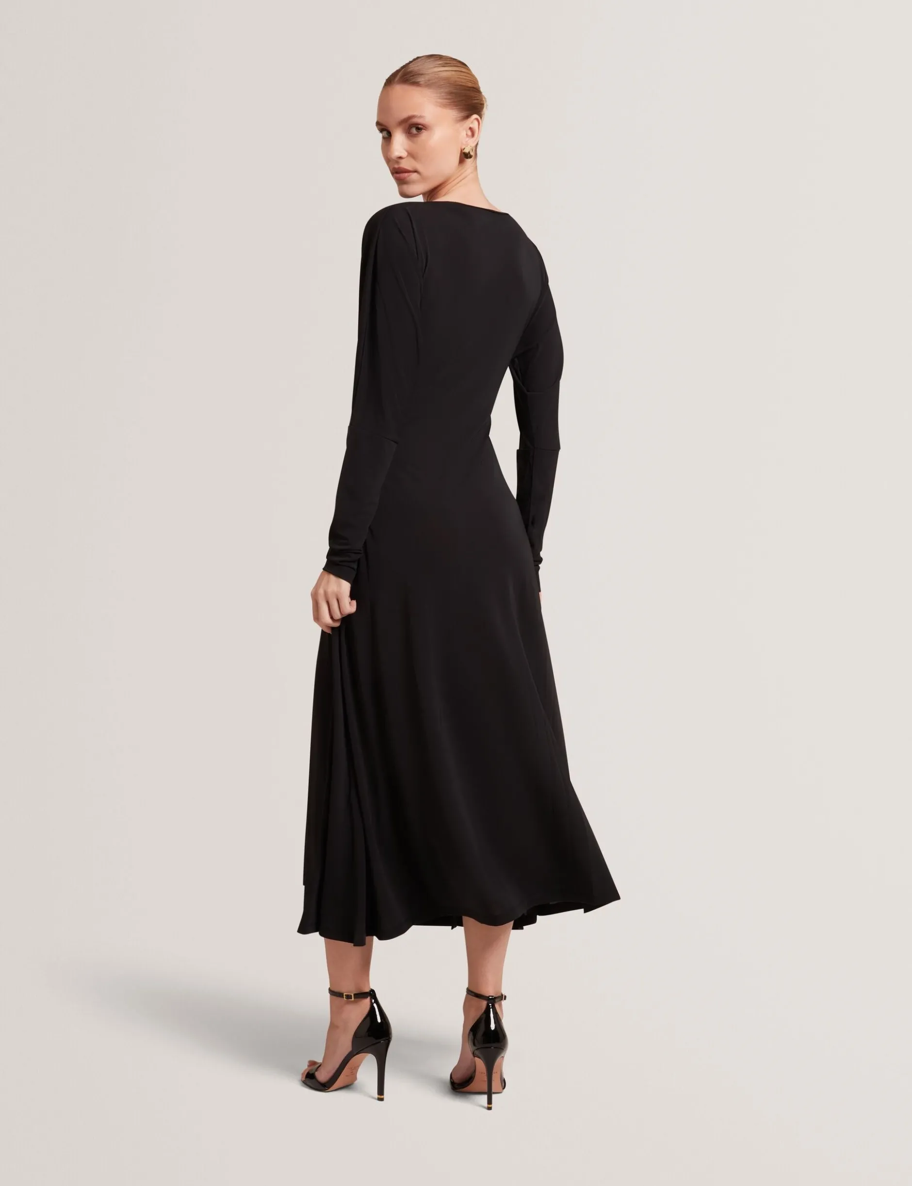 Wickelkleid aus Jersey mit langen Ärmeln, Midi-Länge