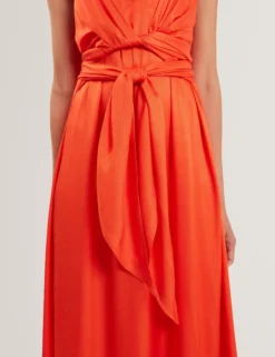 Wickelkleid mit Taillengürtel und Trägern, Midi-Länge