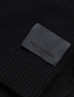 Wollreicher Strickpullover mit langen Ärmeln
