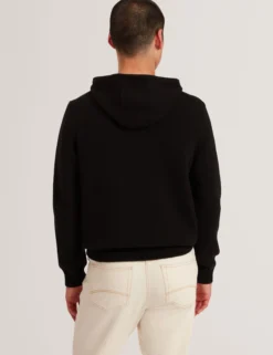 Wollreicher Strickpullover mit langen Ärmeln